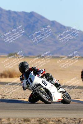 media/Jan-08-2022-SoCal Trackdays (Sat) [[1ec2777125]]/Turn 4 (1145am)/